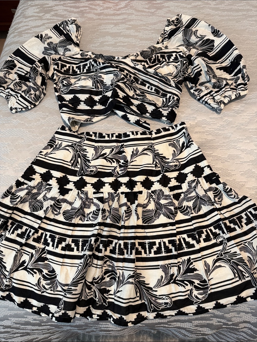 Express Black & White Printed Puff Sleeve Crop Top and Tiered Mini Skirt Set